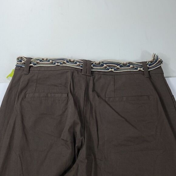Lee Brown Woven Belt Capris - Picture 6 of 8